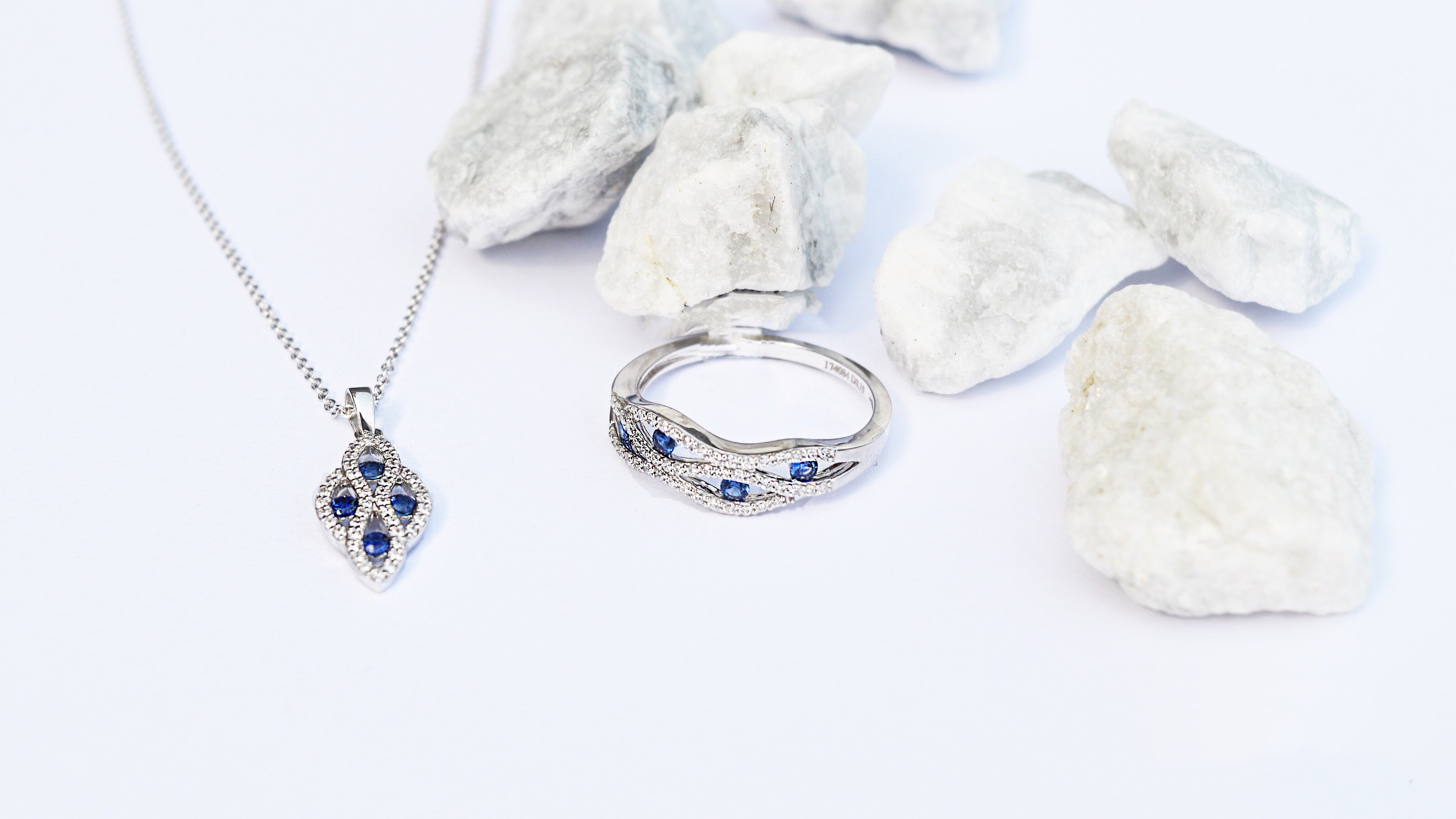 Sapphire-Diamond-Necklace-Ring